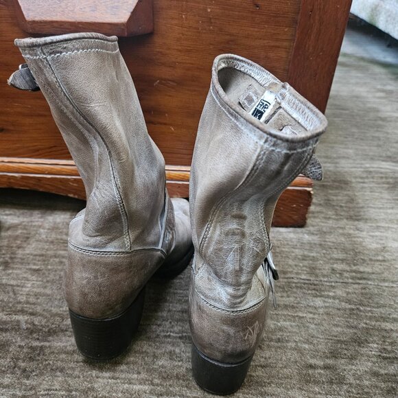 Frye Women's Engineer Harness Boot 8 B Stacked Heel Taupe Grey - Picture 4 of 6